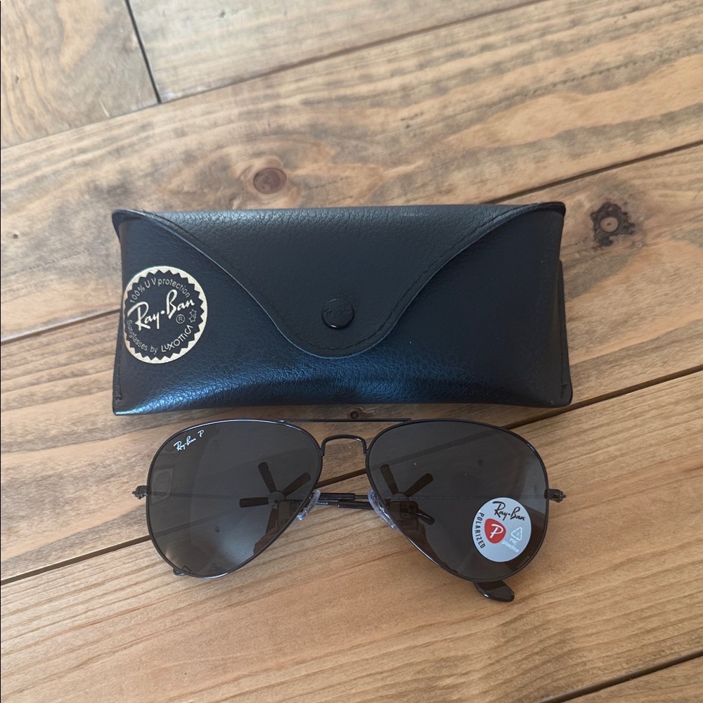 Ray-Ban Dark Gray Aviator Sunglasses